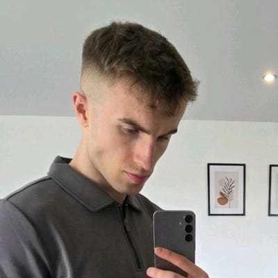 Professional Male seeks a double room Main Photo