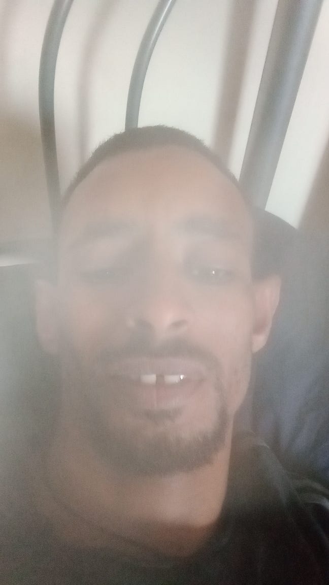 Professional Male seeks a single or double room Main Photo