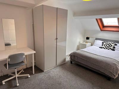 City Centre Double | 2 Min Walk to LGI | Bills Inc Main Photo