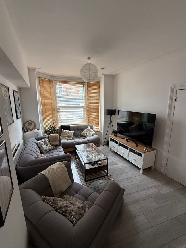 2 rooms, sunny Tooting Bec houseshare! ☀️💕 Main Photo
