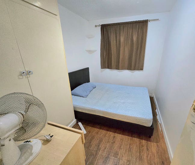 Box room In shared house Main Photo