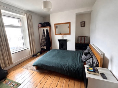 Large Double Student Room Available Main Photo