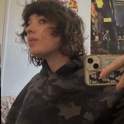 Professional Female seeks a single or double room Main Photo