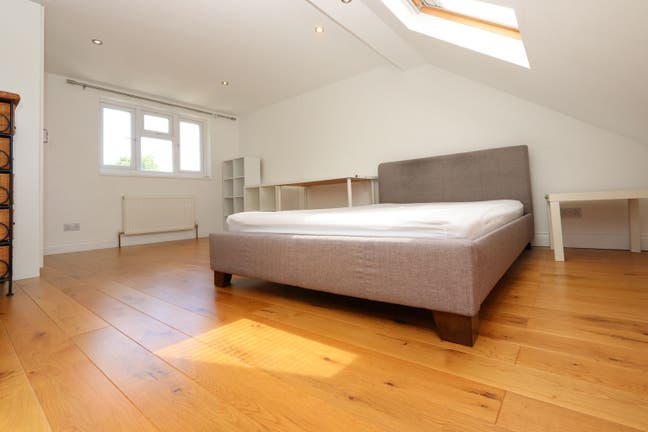 Last Room - Near Canary Wharf Main Photo