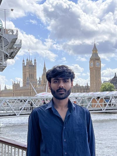 Professional Male seeks a single or double room Main Photo