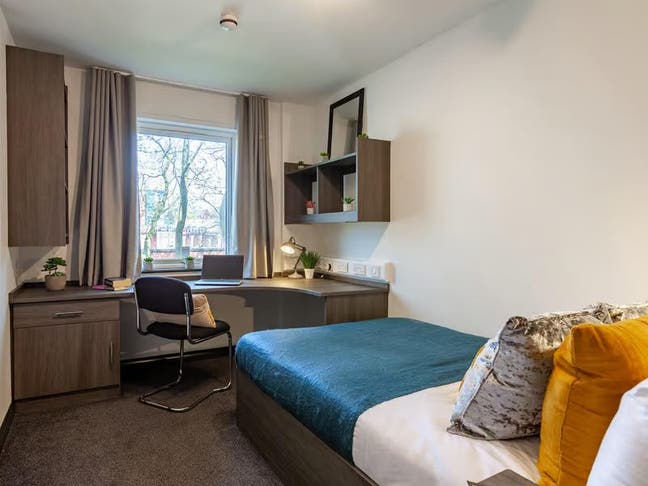 &pound;105 Ensuite Student Rooms | Preston  Main Photo