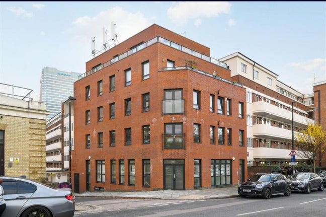 Double Room for &pound;850 per month  Main Photo