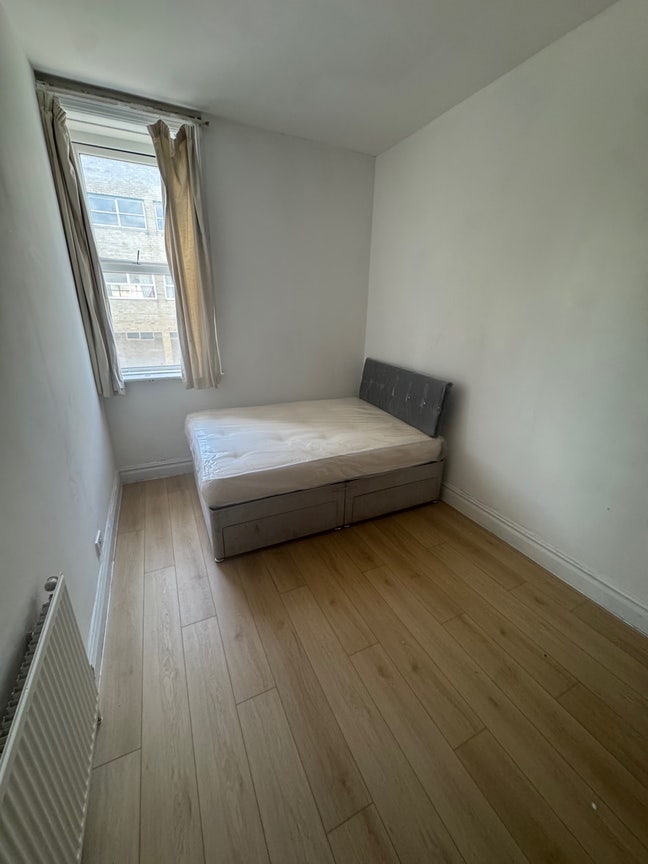 Room for rent Huddersfield Town center Main Photo