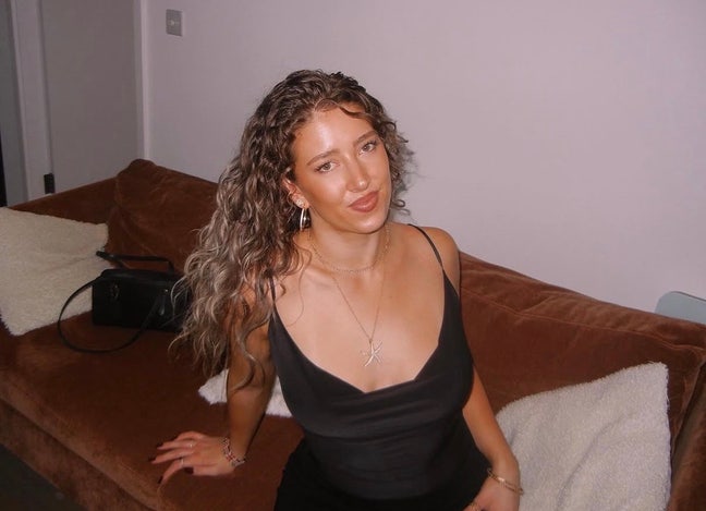 25 Year Old Professional Looking for Flatmate Main Photo