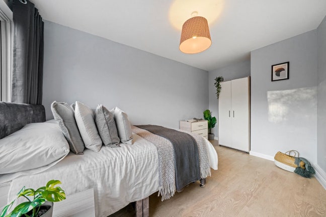 😍Modern Clean Professional Houseshare🏡Surbiton🚆 Main Photo