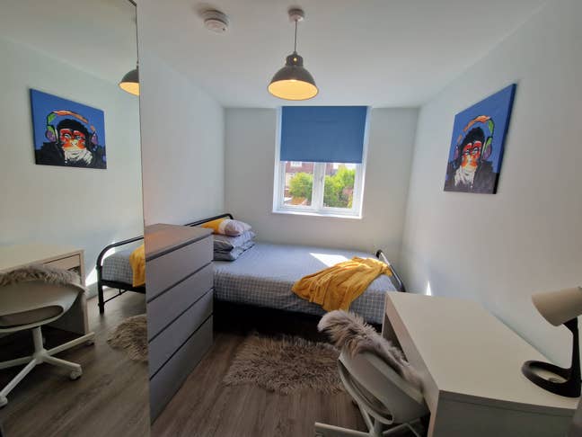 Excellent Central Location - Ensuite & Double  Main Photo