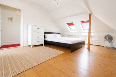 🏡 Spacious House – 4 Rooms Available Now! 🏡 Main Photo