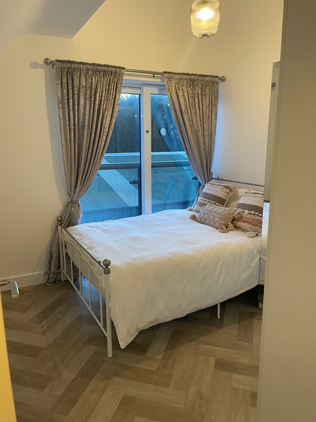 Double bedroom with nice views Main Photo