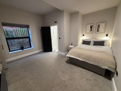 Stunning Ensuite Rooms Near Tameside Hospital  Main Photo