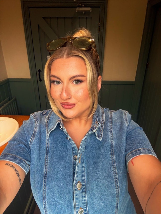 female aged 27 looking for a female roommate  Main Photo