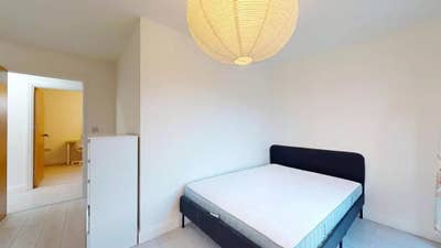 Bright and airy double bedroom Colindale &pound;885/pcm Main Photo