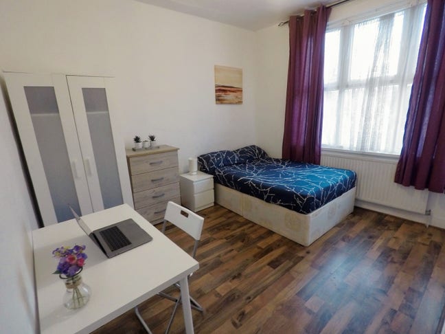 Double Room In Mile End Inc Some Bills Female Only Main Photo