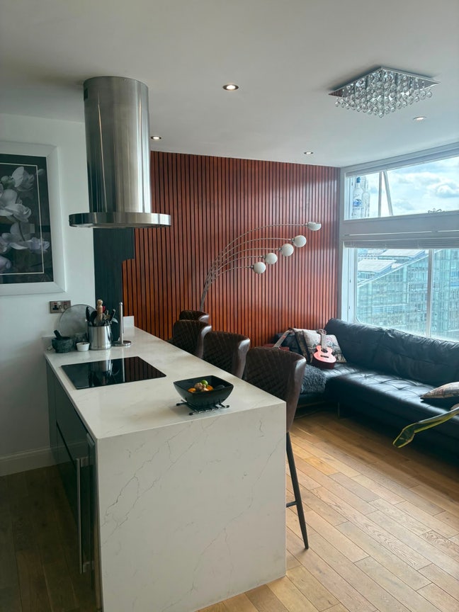 I need a roommate to share my flat Main Photo