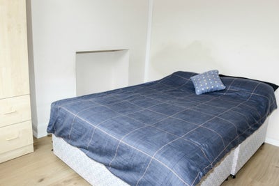 🏡✨ Double Room with Private Patio | Pimlico Main Photo