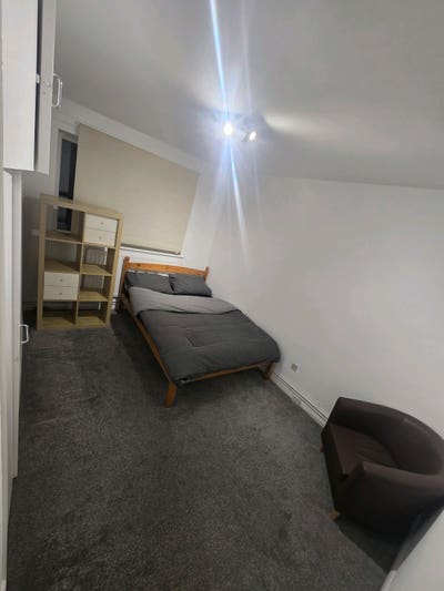 Nice rooms available in Roehampton Main Photo
