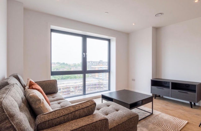 Room Available in a 2 Bed 2 Bath Apartment Main Photo
