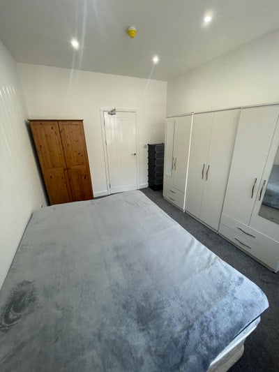 Newly renovated 1 Bedroom flat Main Photo