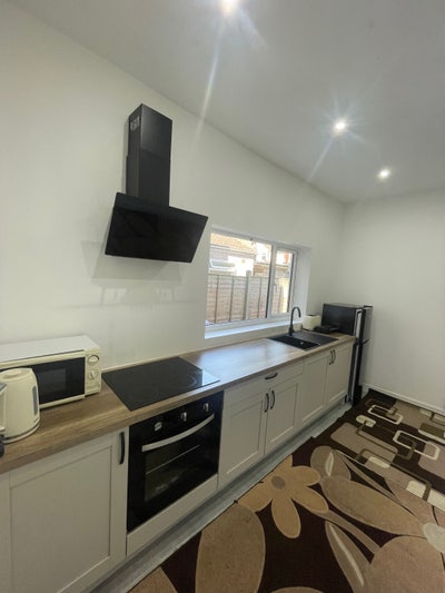 Newly renovated 1 Bedroom flat Main Photo