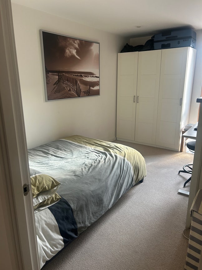 Double room with own bathroom Wandsworth Town Main Photo