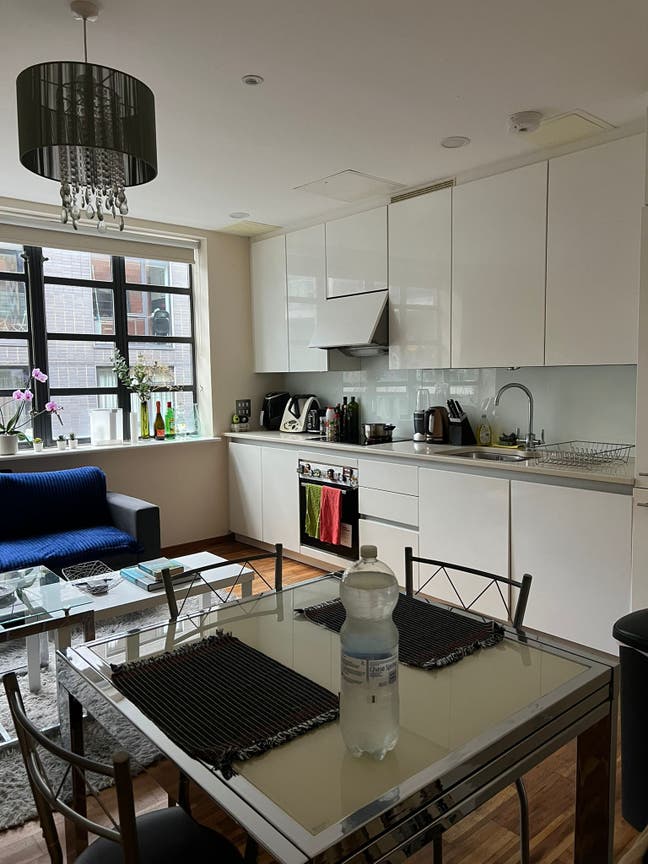 Double Room in Old Street (1-15th August) Main Photo