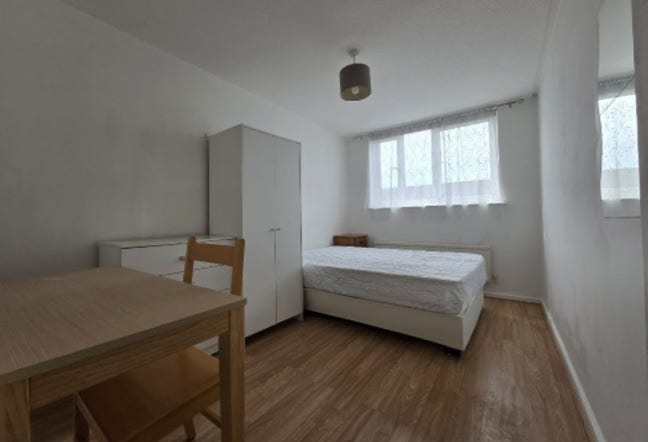 Bright double bedroom for single occupancy  Main Photo