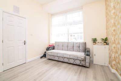 Spacious Double Rooms Available - Bills Included Main Photo