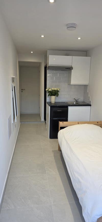 New ensuit bedroom with kitchenette  Main Photo