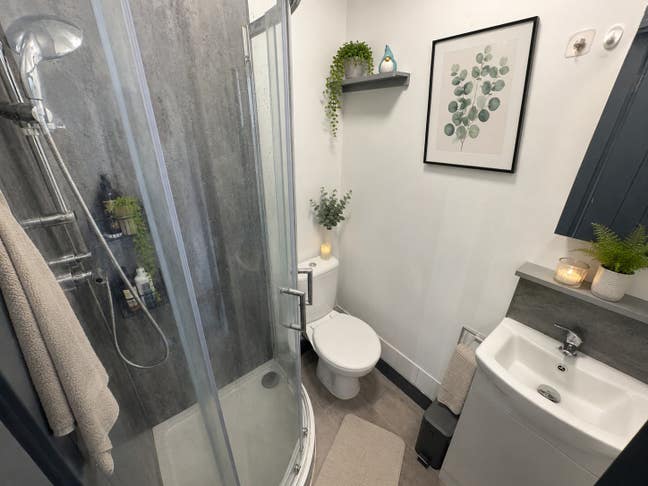 🏡 Beautiful Double En-Suite Room Available Now Main Photo