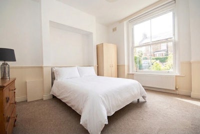 Large bedroom near London fields  Main Photo