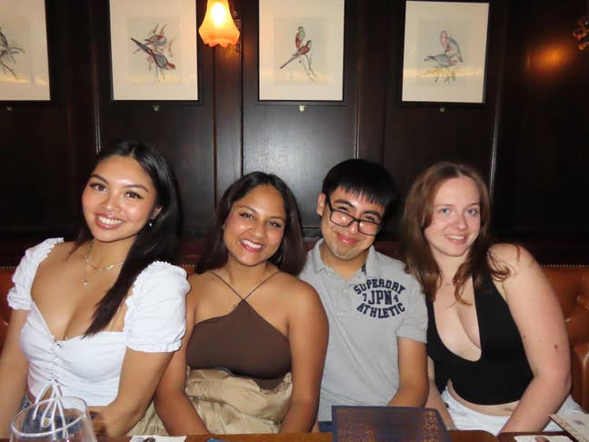 2 Friends looking for rooms/buddy ups! Main Photo