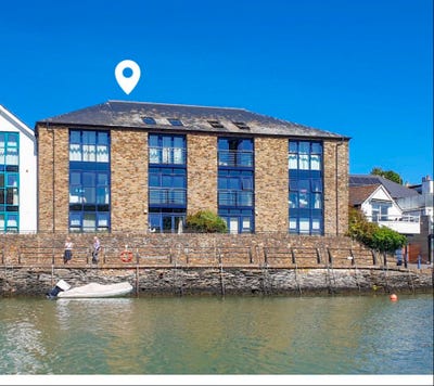 Waterfront Penthouse Apartment Kingsbridge Main Photo