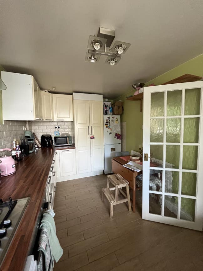 Double Room in a 3 Bed Maisonette Flat Main Photo
