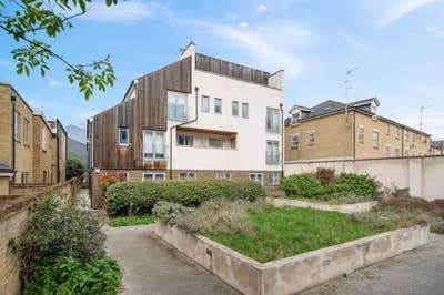 Stunning 2 Bed Apartment | Whitechapel E1 Main Photo