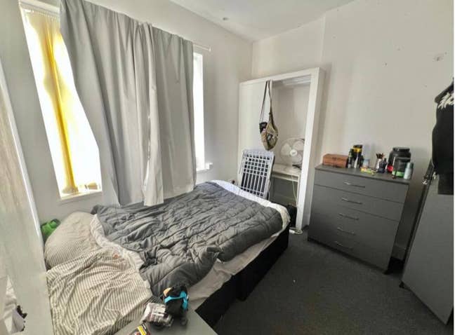 Furnished room available/ Student house Main Photo