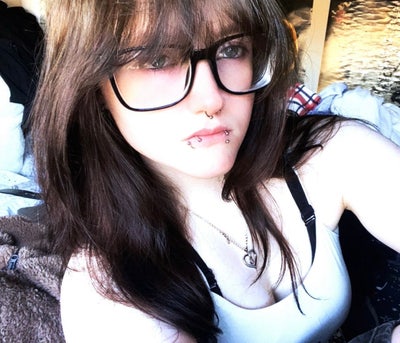 19 year old looking for a double room. Main Photo