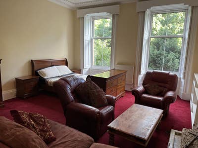  Huge Central Double Room Overlooking Meadows Main Photo