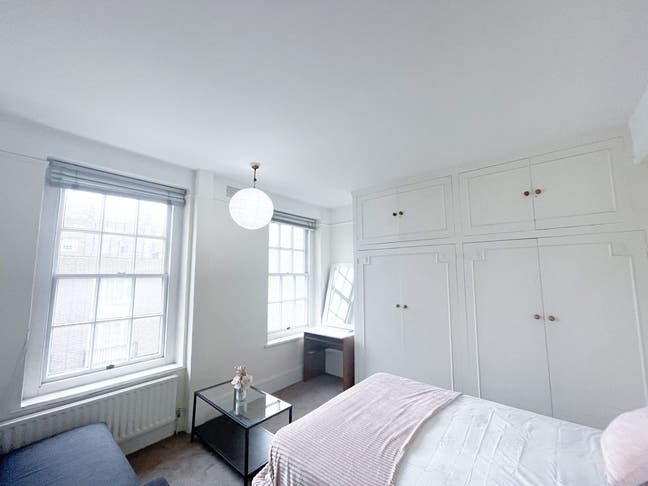 1 Beautiful Room - Gret Locaction - Ready Now Main Photo