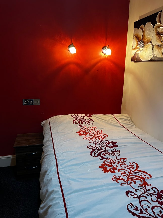 Professional House Share  Main Photo