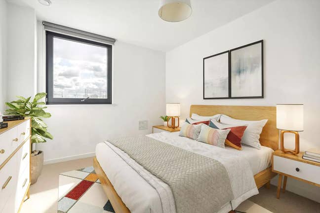 *Bermondsey Luxury 2 Ensuite Available Asap** Main Photo