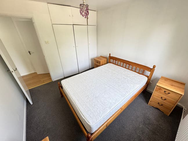 Lovely 2 Bedroom Flat Located in SE14 Main Photo