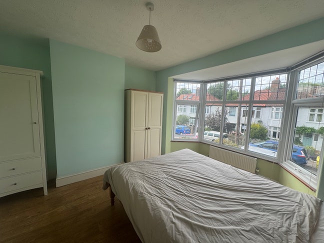 Master bedroom and study available in Iffley Main Photo