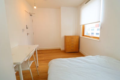Well Connected Room in South Quay- Canary Wharf Main Photo
