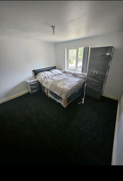 6 bedroom - 2 Bathroom Main Photo