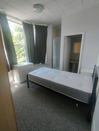 Large Ensuite Single Rooms near Lansdowne Main Photo