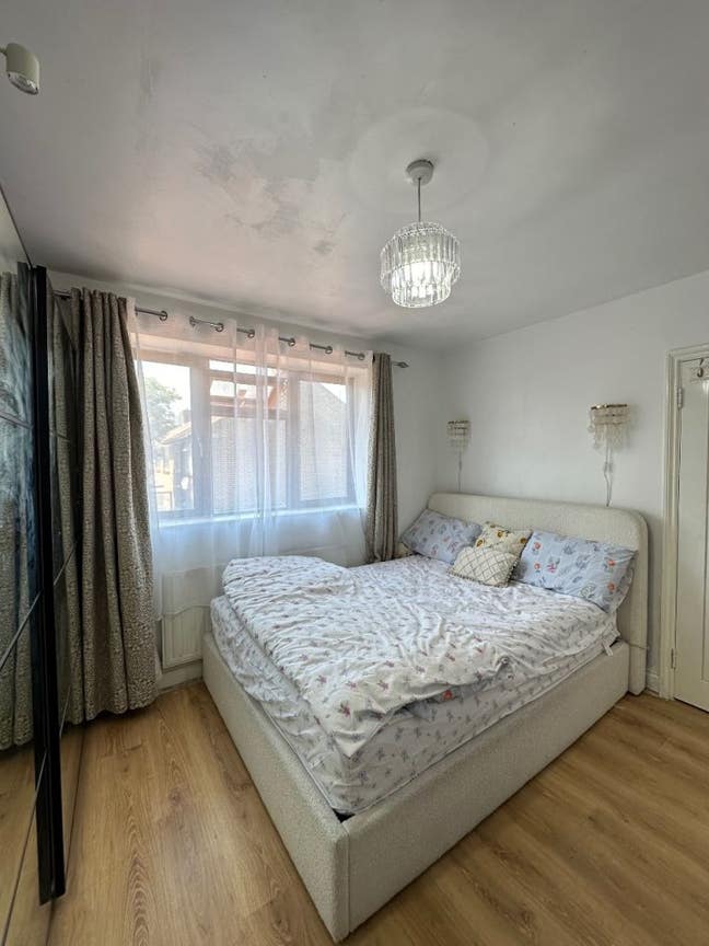 🔑Spacious Double Room for Female| Bills Inc | E15 Main Photo